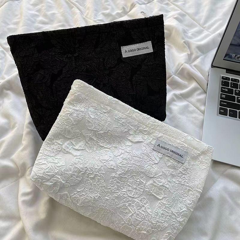 Новая женская сумка 2024 года, взрывная, большая емкость, косметичка премиум-класса, высокая красота, студенческая простая сумка для хранения