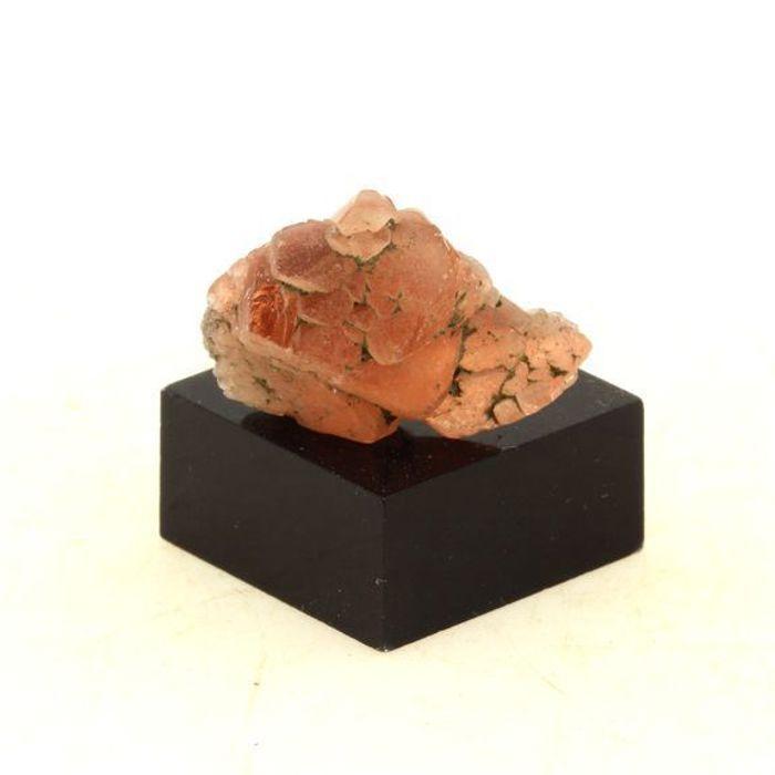 Pierres et Minéraux. Fluorite Rose. 18.85 ct. Talèfre, Massif du Mont-Blanc, France.