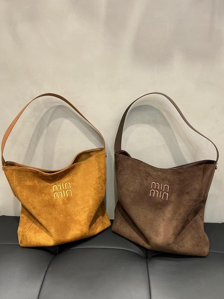 2025 Autumn/Winter Retro Large Capacity Casual Tote Bag for Women - Underarm, Single Shoulder, Mother-Child, Commuter Handheld