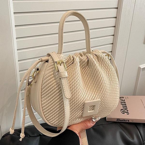 French Niche Pleated Handbag 2024 Summer New High-end Drawstring Bucket Bag Versatile Shoulder Messenger Bag