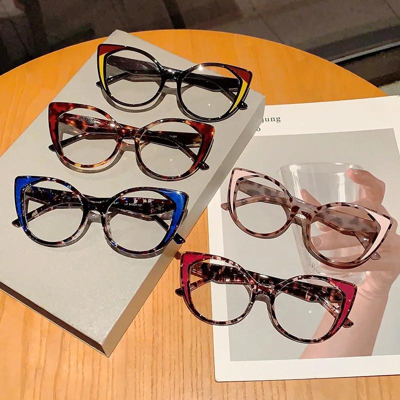 Cat-eye Anti-blue Light Glasses for Women, Retro Classic and Personalized Flat Light Lenses for Shooting Accessories