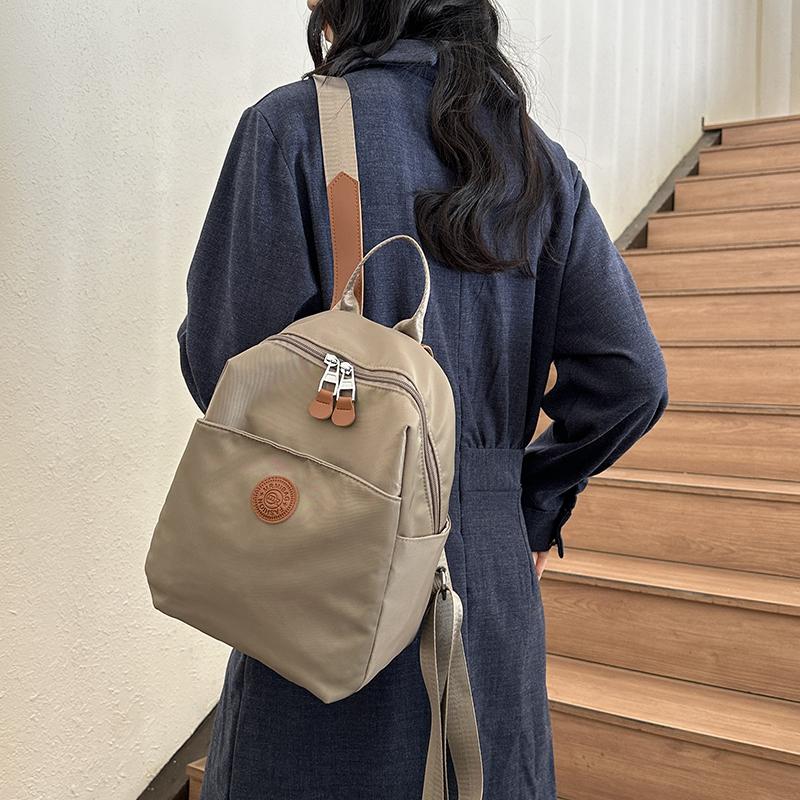 Large Capacity Backpack Women's Lightweight Commuter Travel Backpack Student Schoolbag