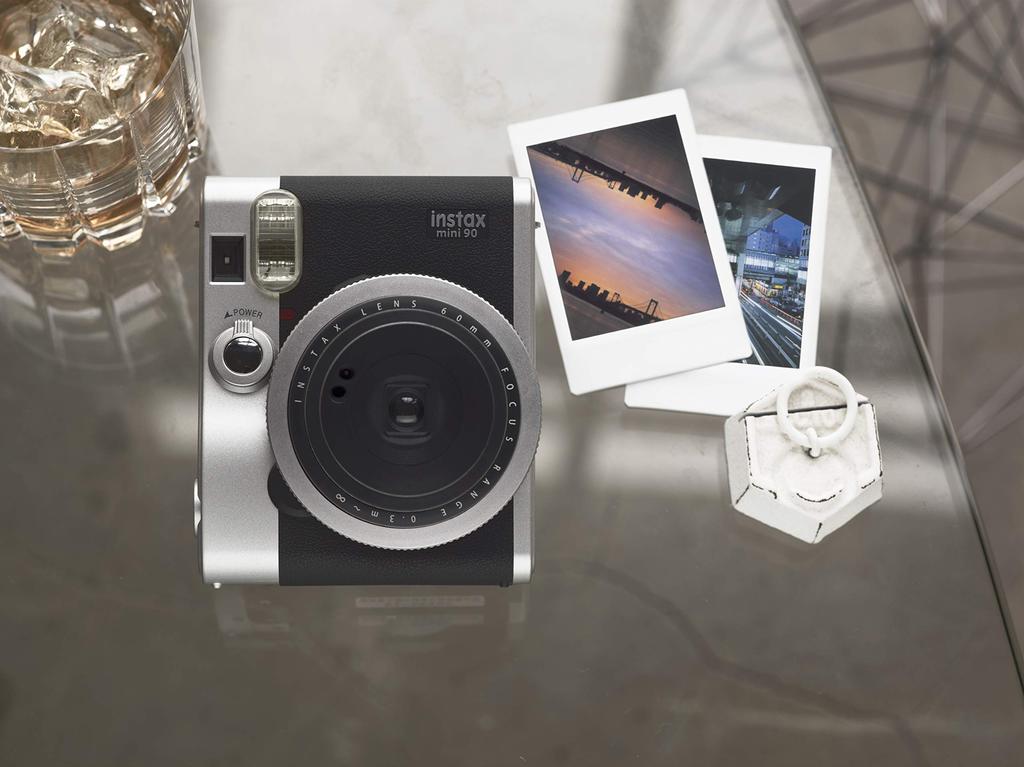 Фотоаппарат моментальной печати FUJIFILM Instax Mini 90 Neo Classic Black INS MINI 90 NC