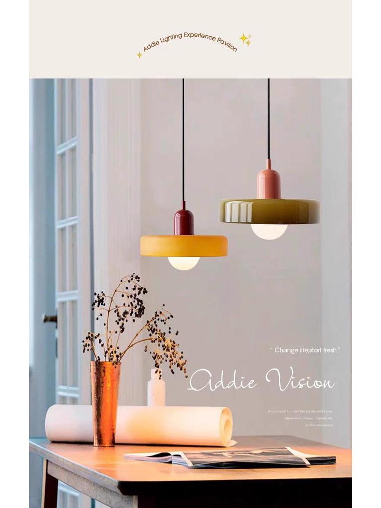 Скандинавская ретро цветная стеклянная люстра - Креативный одинарный плафон для украшения спальни, кабинета или барной стойки