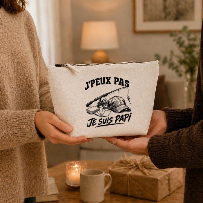 Trousse Beige J’peux pas je suis Papi J'peux pas minimaliste | Trousse de Toilette en Coton 3 L avec Zip Métal et Fond Plat