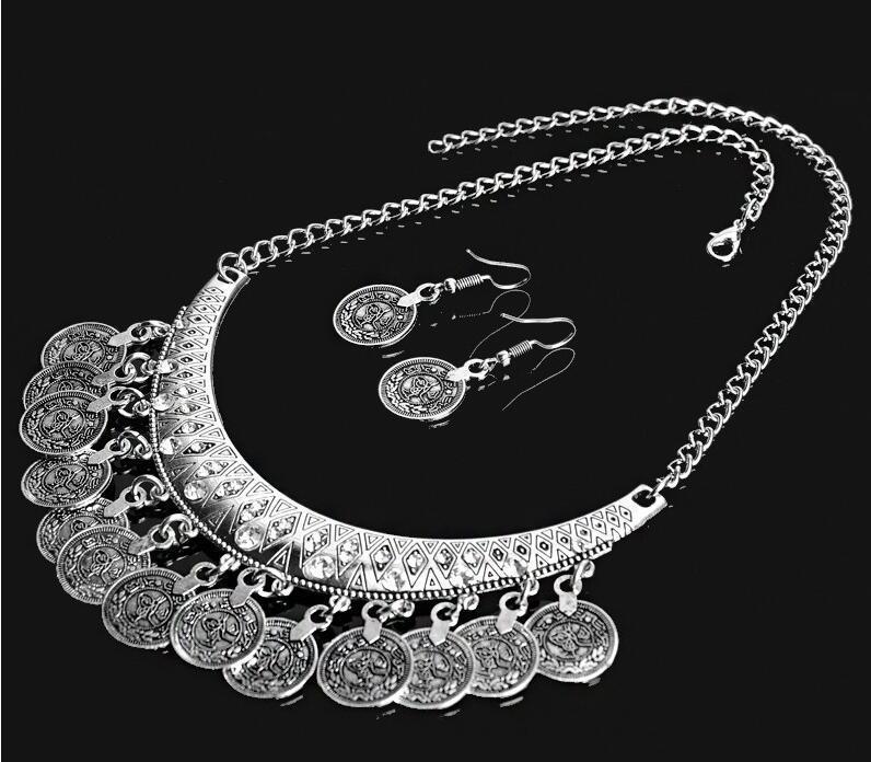 Retro European & American Rhinestone Carved Coin Tassel Necklace - U-Shaped Clavicle Chain Jewelry