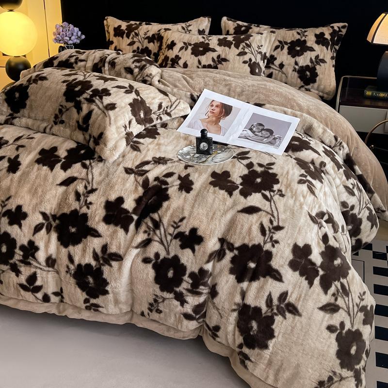 Ретро Легкая Роскошь Леопардовый Принт Утолщенный Кроличий Плюш Молочный Плюш Комплект из Четырех Предметов Материнского и Младенческого Класса Простыня Пододеяльник Шапка на Кровать