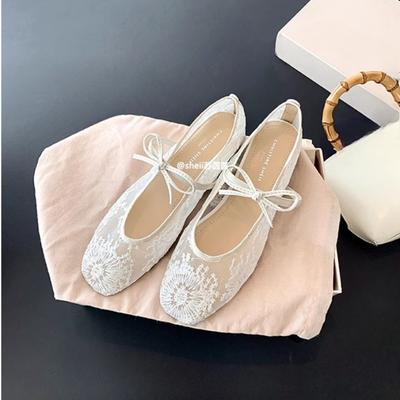 Балерина с квадратной подошвой, увеличивающей высоту, и туфли-одиночки