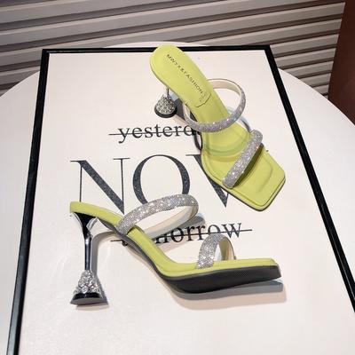 Задник тонкий каблук темперамент светская львица 2025 лето новый квадратный носок высокие каблуки стразы слово с крутыми шлепанцами женские