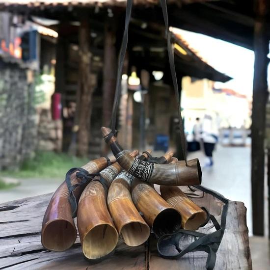 Set of 6 Viking War Genuine Horn Whistle, Medieval Sounding Horn, Norse Cattle Bugle, Ancient Hunting Tool, Resonating