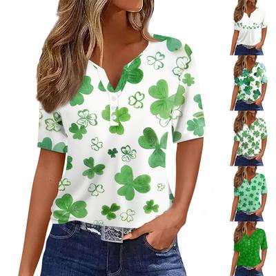 Женская повседневная одежда St. Футболка с короткими рукавами и V-образным вырезом, декоративными пуговицами и принтом ко Дню Святого Патрика