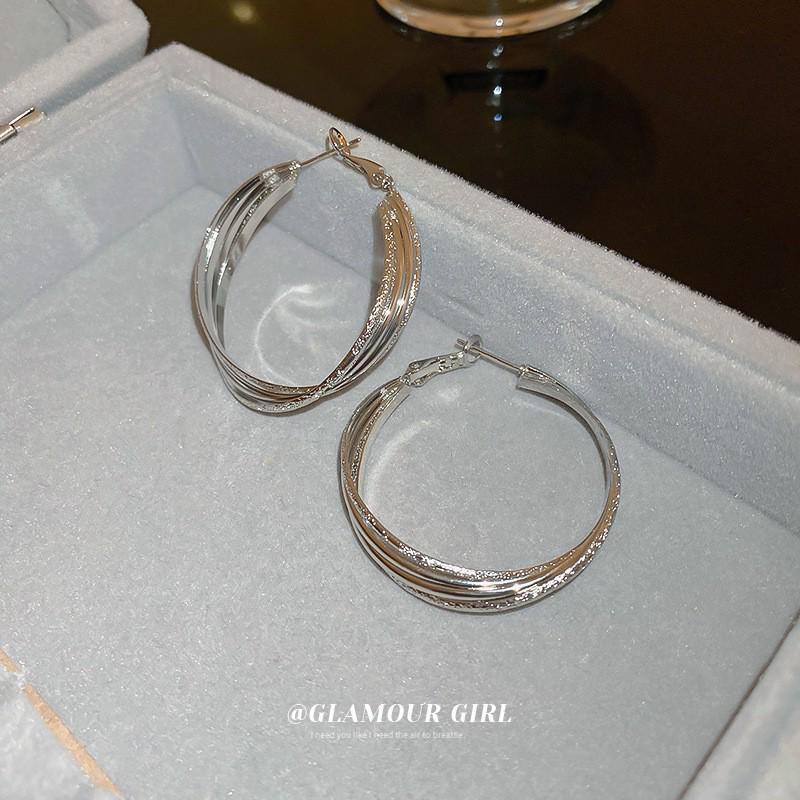 Silver Needle Style Circle Earrings - Simple Korean Metal Design, All-Match Earrings for a Celebrity Look.