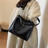 Популярная сумка большой вместимости женская 2024 осень и зима новая сумка через плечо модная иностранная сумка для отдыха на работе