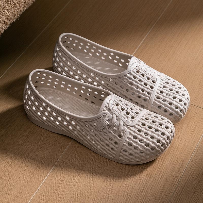 Летние сандалии с вырезами, дышащие, на толстой подошве, для женщин, и повседневные пляжные шлепанцы на мягкой подошве для женщин