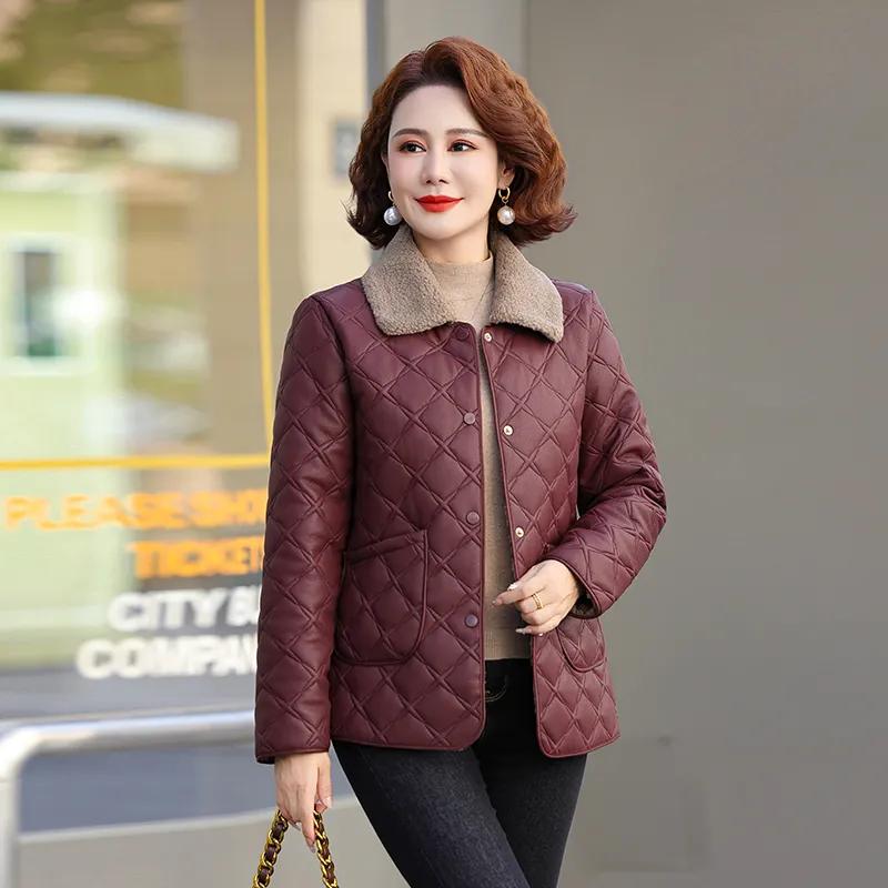 Женская зимняя куртка из искусственной кожи с подкладкой, модная куртка с подкладкой в западном стиле, теплая куртка с подкладкой из бархата для женщин среднего и пожилого возраста