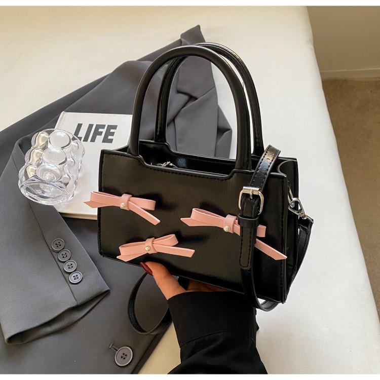 Stylish Small Kelly Bag With Butterfly Bow Design Pu Material Street Fashion Trend Oval Shape 2023 New Winter Shoulder Bag