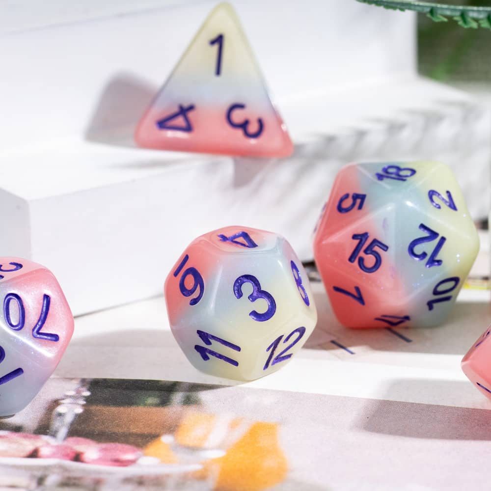 Cusdie Многослойный набор кубиков для D&D, смола, блестки, 7 шт. D4-D20, разноцветный полиэдральный набор кубиков для настольных ролевых игр D&D