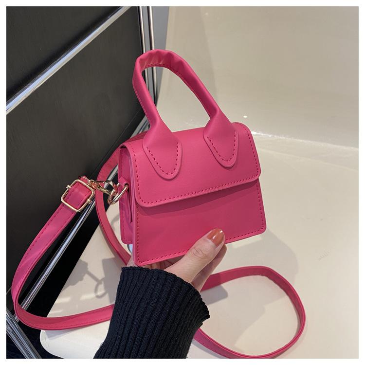 Однотонная женская сумка для поездок на работу 2024 года, новая модная трендовая сумка через плечо, простая повседневная сумка-мессенджер, маленькая квадратная сумка