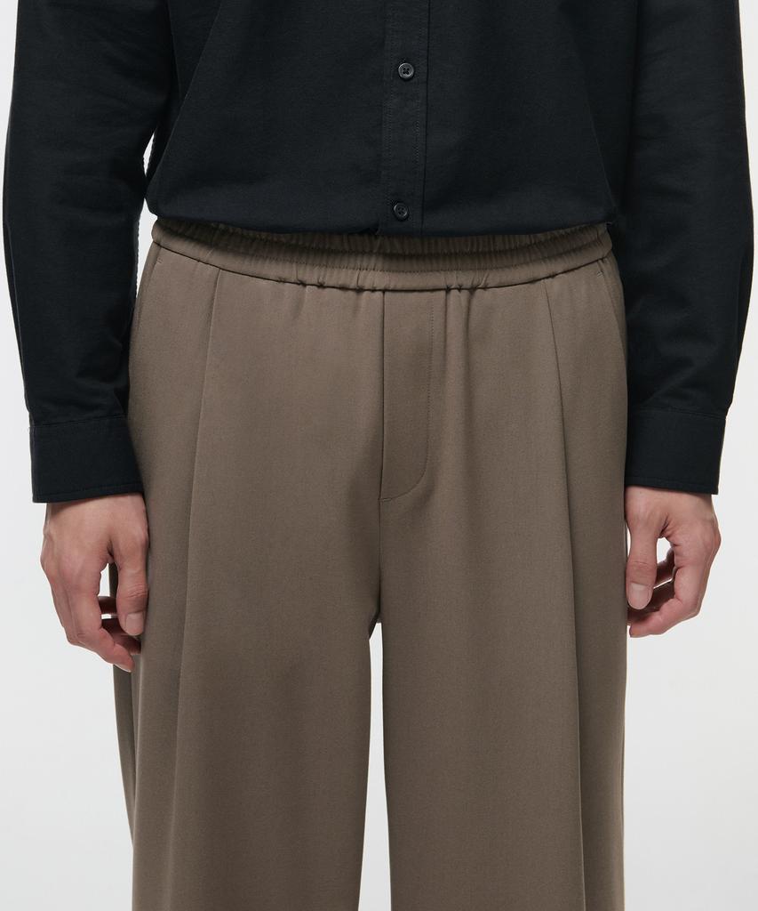 MUSINSA STANDARD One-Pleat Wide Elastic Waist Slacks [Dusty Beige]