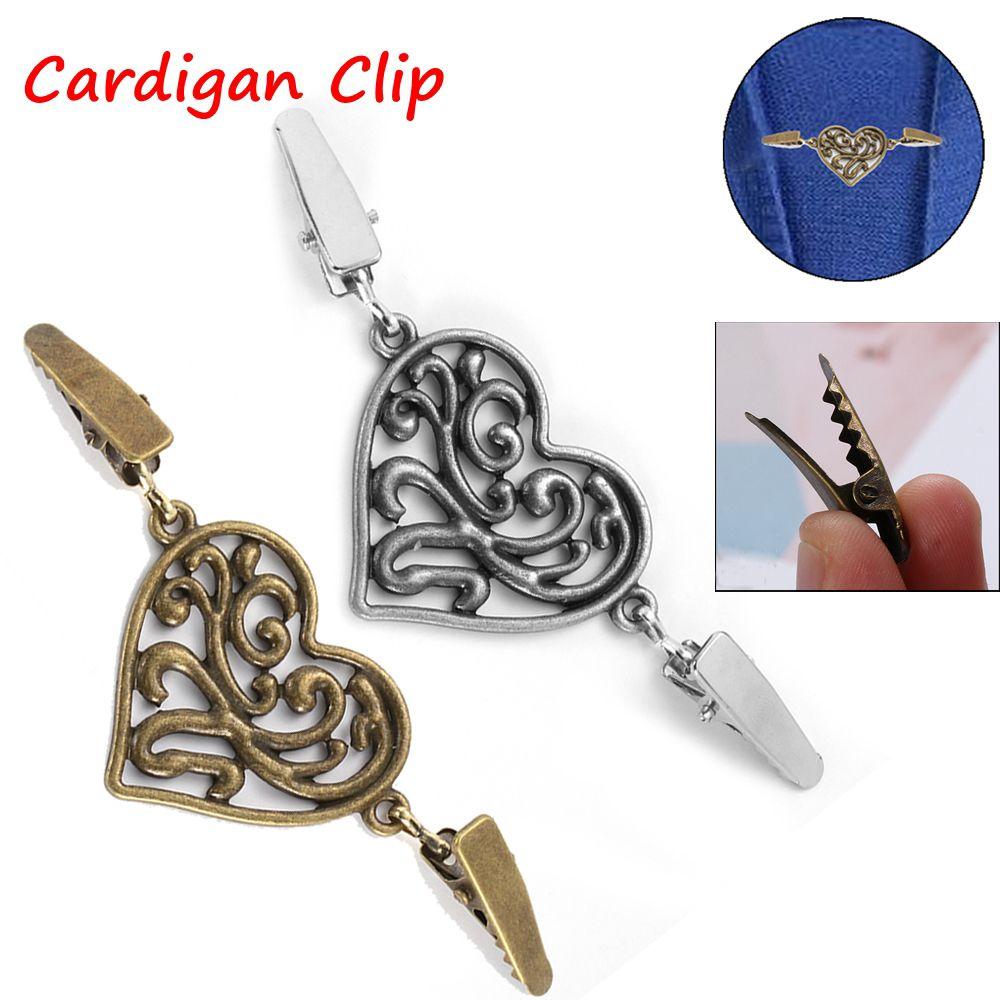 Trendy Winter Heart Pattern Retro Sweater Blouse Pin Cardigan Clip Shawl Brooch Duck Clip Clasps