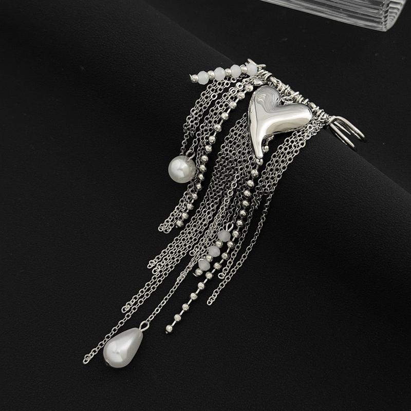 Fashion Heart Chain Tassel Brooch for Women Exaggerated Imitation Baroque Pearl Multi Layer Suit Pin Multi-Functional Jewelry