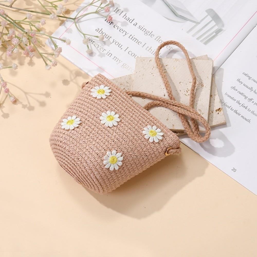 Fashion Small Daisy Kids Straw Bag Shell Shape Woven Shoulder Bag Handmade Handbag for Children Girls
