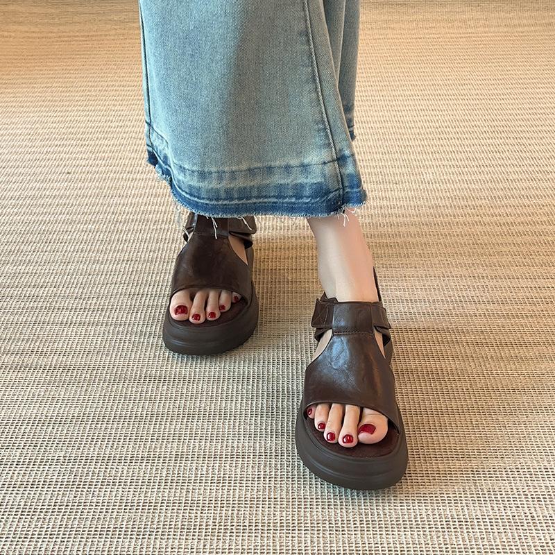 Место!! Ретро повседневные сандалии на платформе с открытым носком, красивые женские летние новые универсальные на мягкой подошве, увеличивающие рост, римские туфли