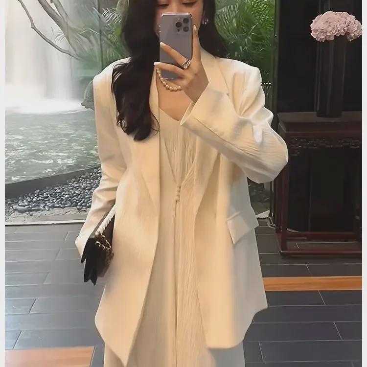 Женский костюм-двойка больших размеров: Длинная юбка на подтяжках и блейзер на весну/осень