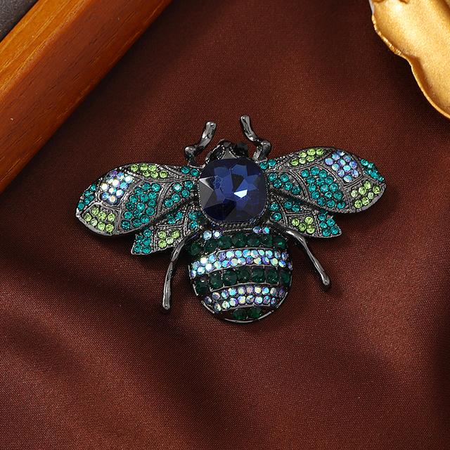 Muylinda Crystal Bee Brooches For Women Vintage Beetle Pin Insect Jewelry Alloy Material Fashion Coat Accessories