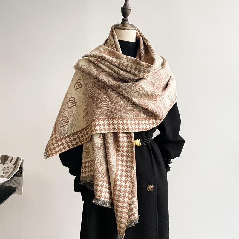 Letter Imitation Cashmere Scarf Women's Winter New Fashion Long Scarf Scarf Thickened To Keep Out the Cold and Wind, and a Shawl.