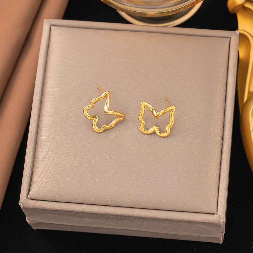 Heart-shaped Necklace & Simple Retro Titanium Steel Earrings - Fashionable, Non-fading Jewelry Set
