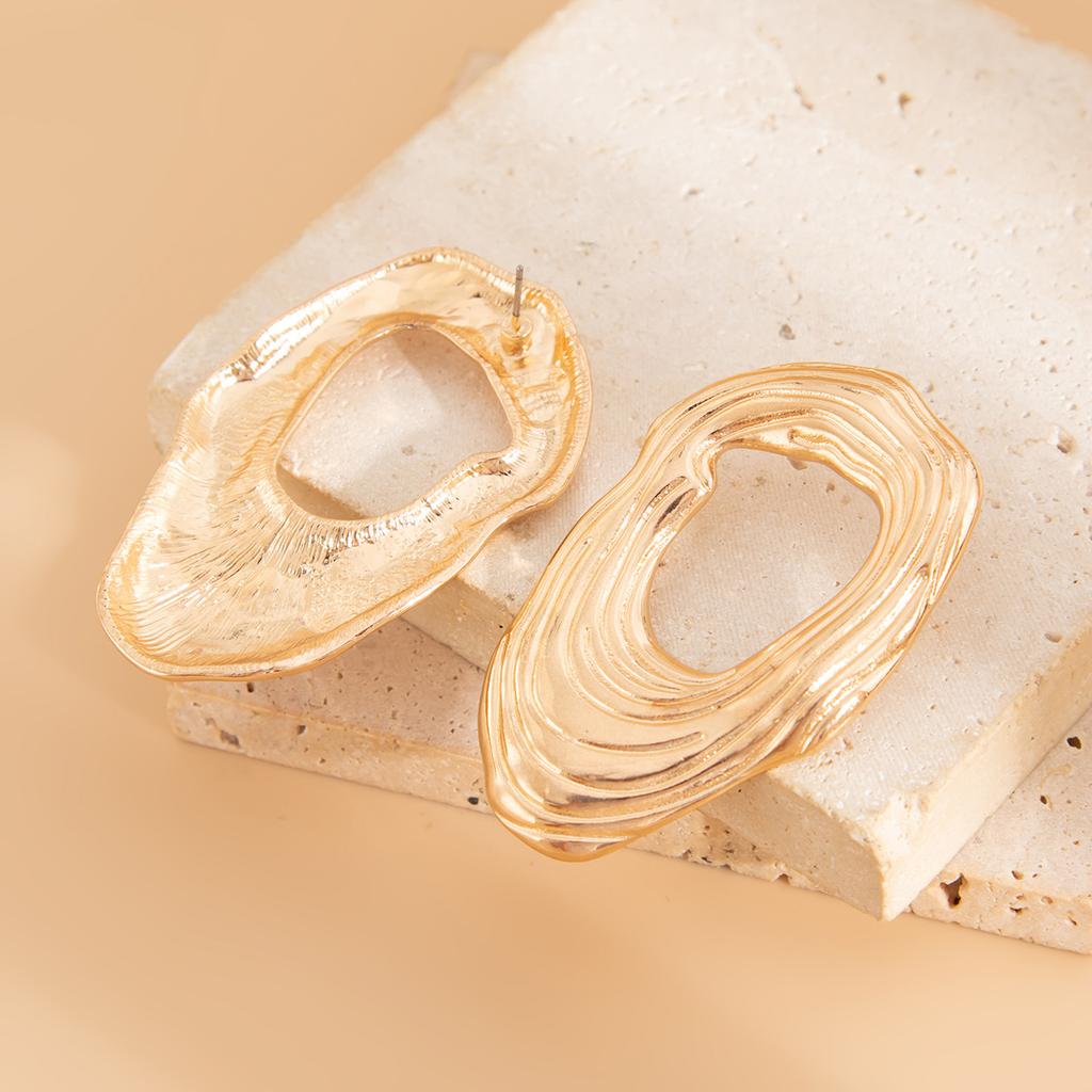 Fashion Metal Texture Glossy Stud Earrings Design Pleated Irregular Geometric Earrings
