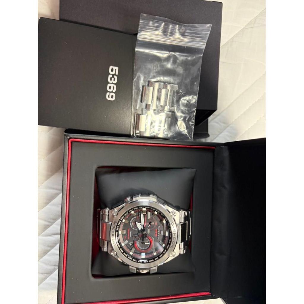 Used Excellent condition rare CASIO G-SHOCK MT-G MTG-S1000D-1A4JF Radio Solar with case