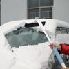 Скребки для льда для автомобильного лобового стекла, регулируемая длинная ручка, очиститель, зимняя щетка для снега и льда для лобового стекла внедорожника, грузовика, автомобиля, седана