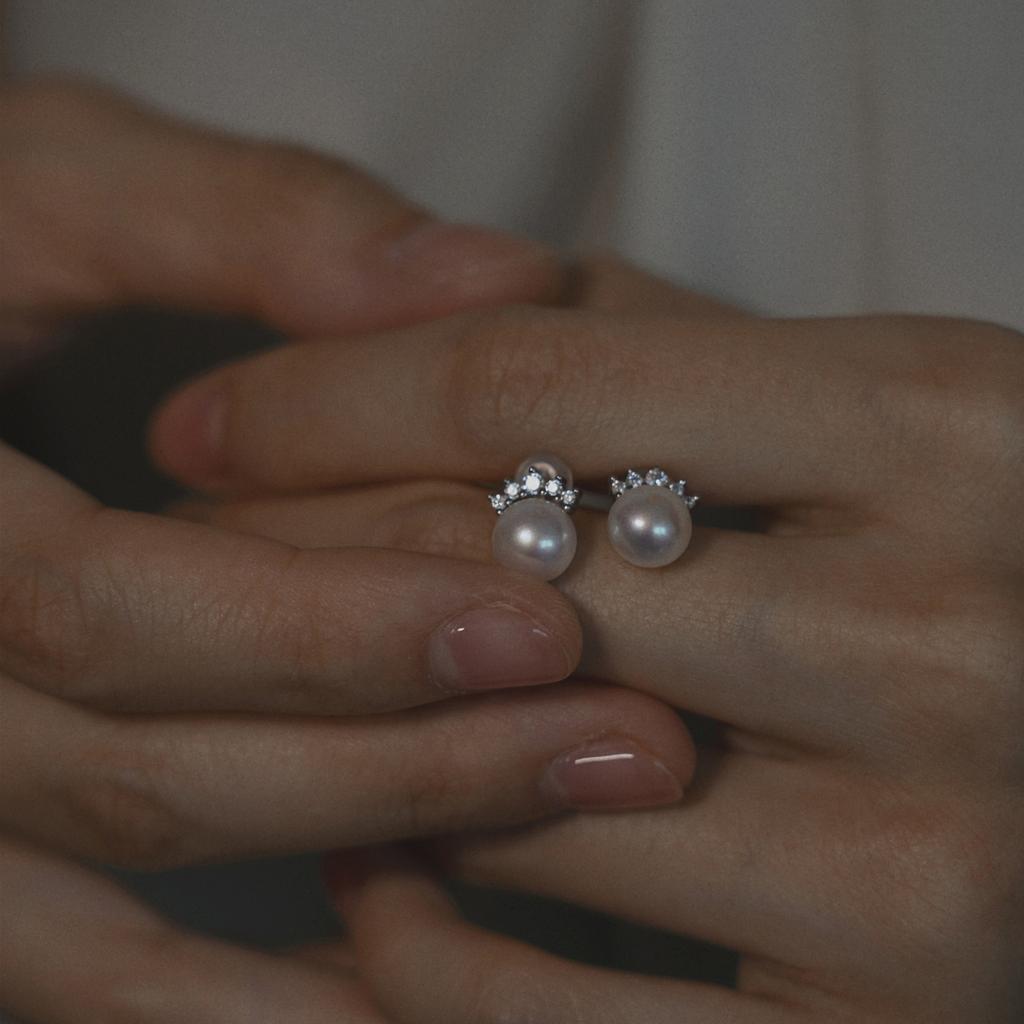 Серьги-гвоздики с жемчугом в форме короны, женские, нишевый дизайн, весенне-летние, простые, маленькие, ароматные, сверкающие серьги из циркония