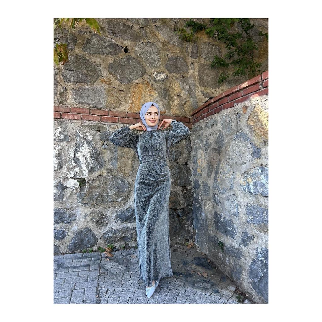 Серебристое вечернее платье Seil в хиджабе