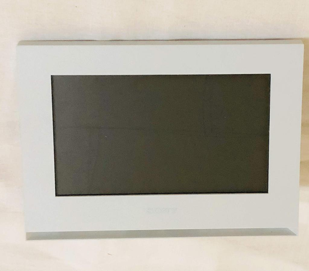 Sony Цифровая фоторамка WA700 Белая DPF-WA700/W