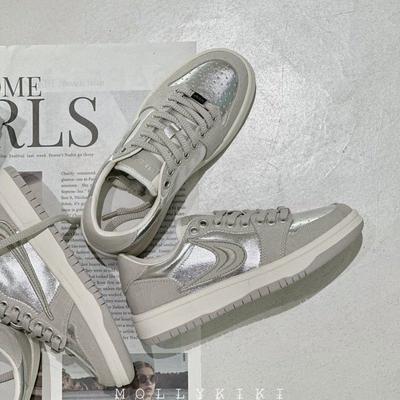 Женские туфли на толстой подошве 2024 новые универсальные плоские серебристые ретро спортивно-повседневные туфли с дизайнерским чувством нишевые белые туфли