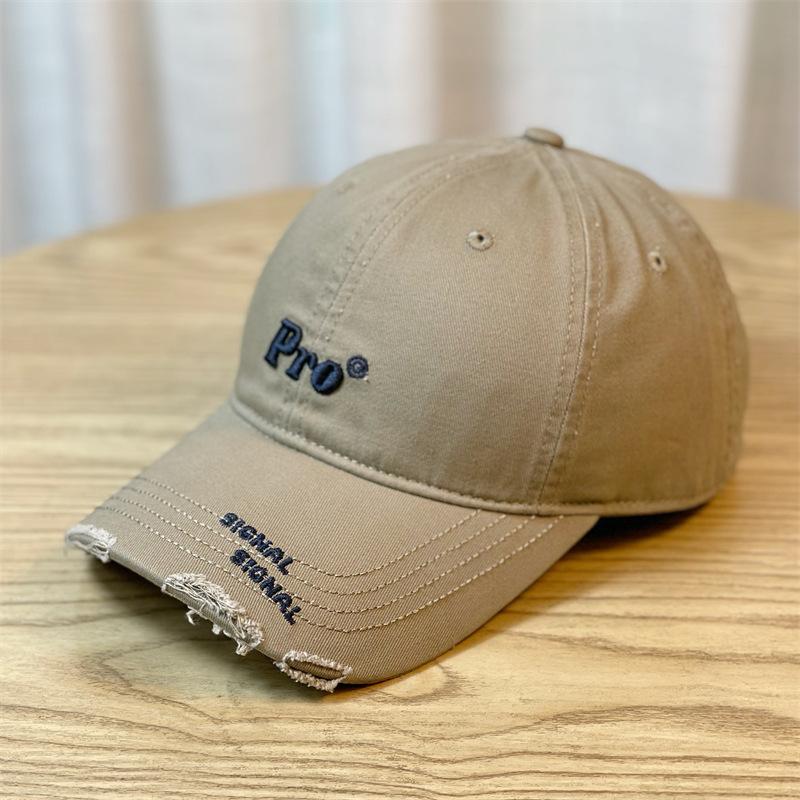 Новый стиль Корейская версия бейсболки для женщин Маленький жесткий верх Подчеркивающая лицо Стильная кепка с козырьком для большого лица и широкими полями