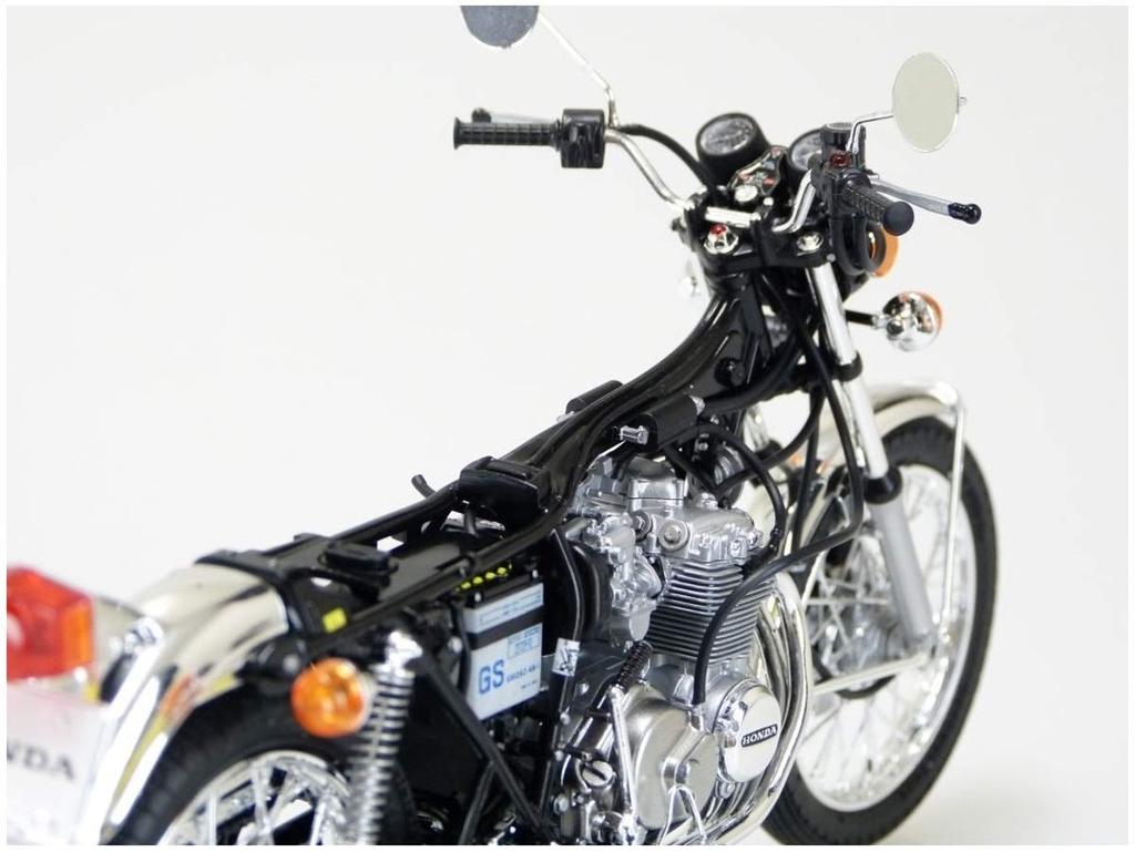 Велосипед Aoshima Bunka Kyozaisha серии Honda 398cc, пластиковая модель 1/12 № 30 CB400FOUR-I/II
