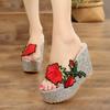 Тапочки женские летние белые новые универсальные туфли на высоком каблуке 13 см с толстой подошвой на платформе с цветочным принтом и надписью на танкетке сандалии для улицы повседневные