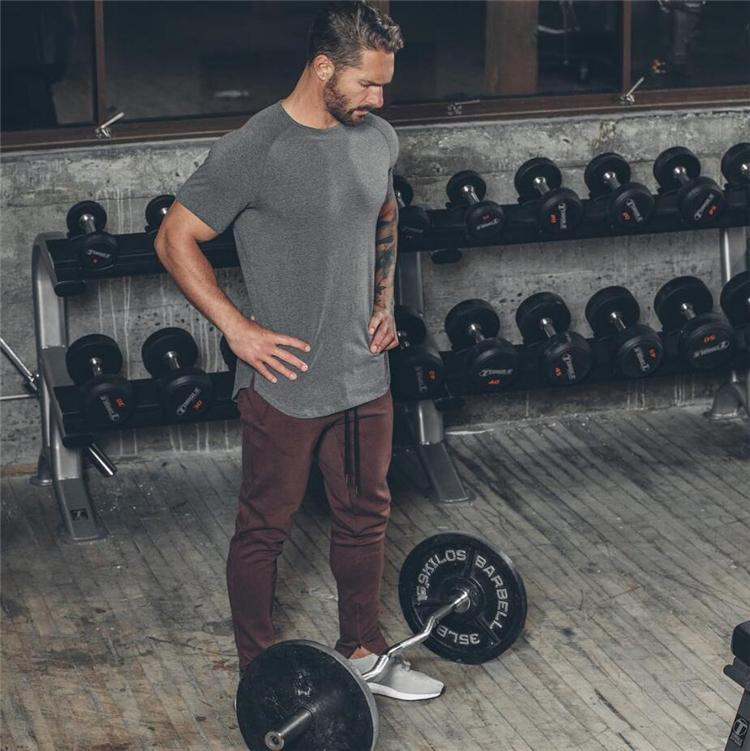 Muscleguys Модная брендовая одежда, приталенная футболка для бодибилдинга с коротким рукавом, мужская хлопковая футболка для спортзала, повседневные футболки для фитнеса