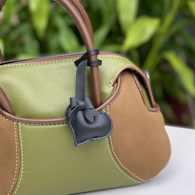 1 шт. Подарочный держатель для ключей из искусственной кожи в форме сердца, брелок для ключей, модные бирки для багажа, подвеска в виде банта на сумку для женщин, подвески с пряжкой