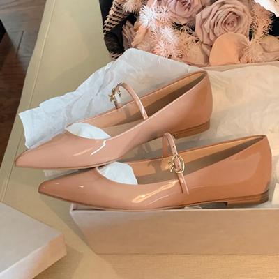 Модные женские балетки из мягкой кожи, элегантные, с острым носком и ремешком с пряжкой, больших размеров, весна 2025, телесного цвета, удобные для работы в офисе