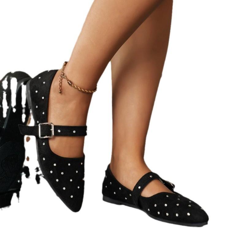 Туфли Мэри Джейн с одним ремешком и заостренным носком из металла и заклепками, весна/лето 2024 г.