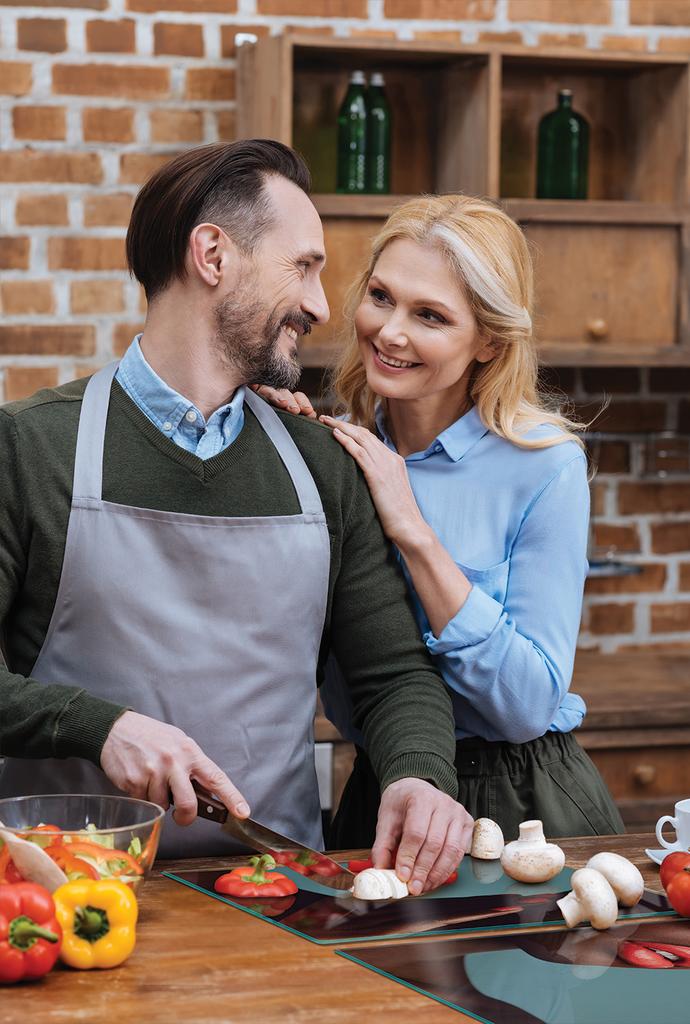 SZKLANA PŁYTA OCHRONNA NA KUCHENKĘ 90x52 KOBIETA