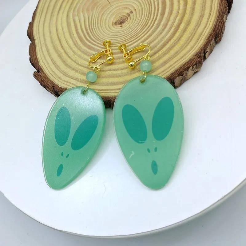 Anime DAN DA DAN Momo Ayase Personality Earring Green Earstuds Earclips Earwear Eardrop Women Cosplay Party Jewelry Accessories