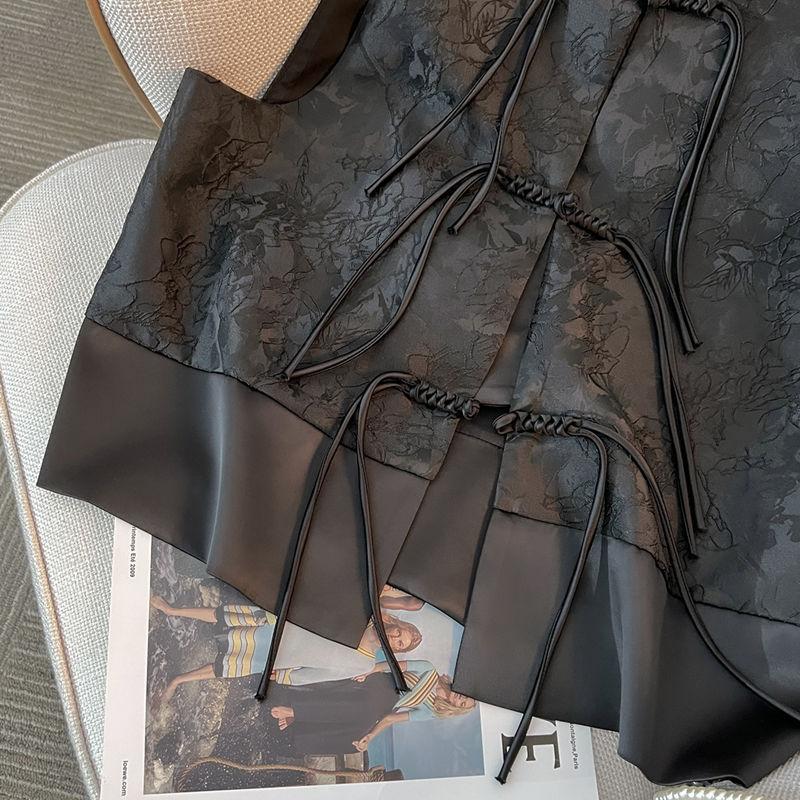 Vintage Style Waistcoat for Women with Elegant Floral Design, Perfect for Spring and Autumn