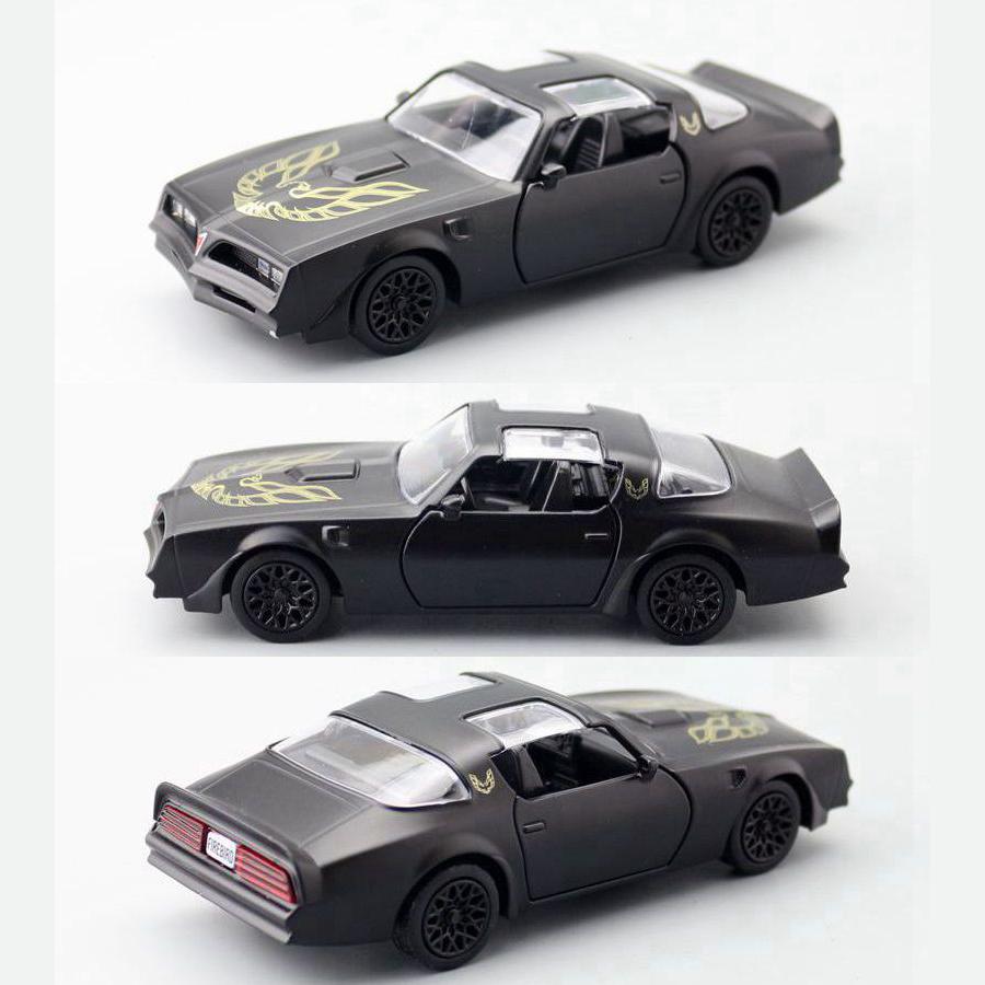 Масштаб 1/36 1978 Pontiac Firebird, литая под давлением модель автомобиля, игрушечный автомобиль с откатным механизмом и открытыми дверями для детей, коллекция подарков для мальчиков и девочек