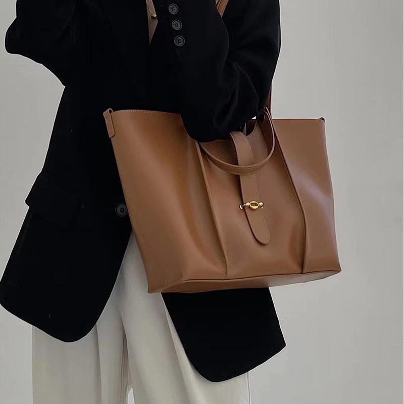 Retro Tote Bag, Women's Large-capacity, High-end Commuter Single-shoulder Leather Underarm Bag